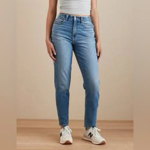 American Eagle Outfitters Denim - EUC American Eagle Short Size 16 Mom Jeans